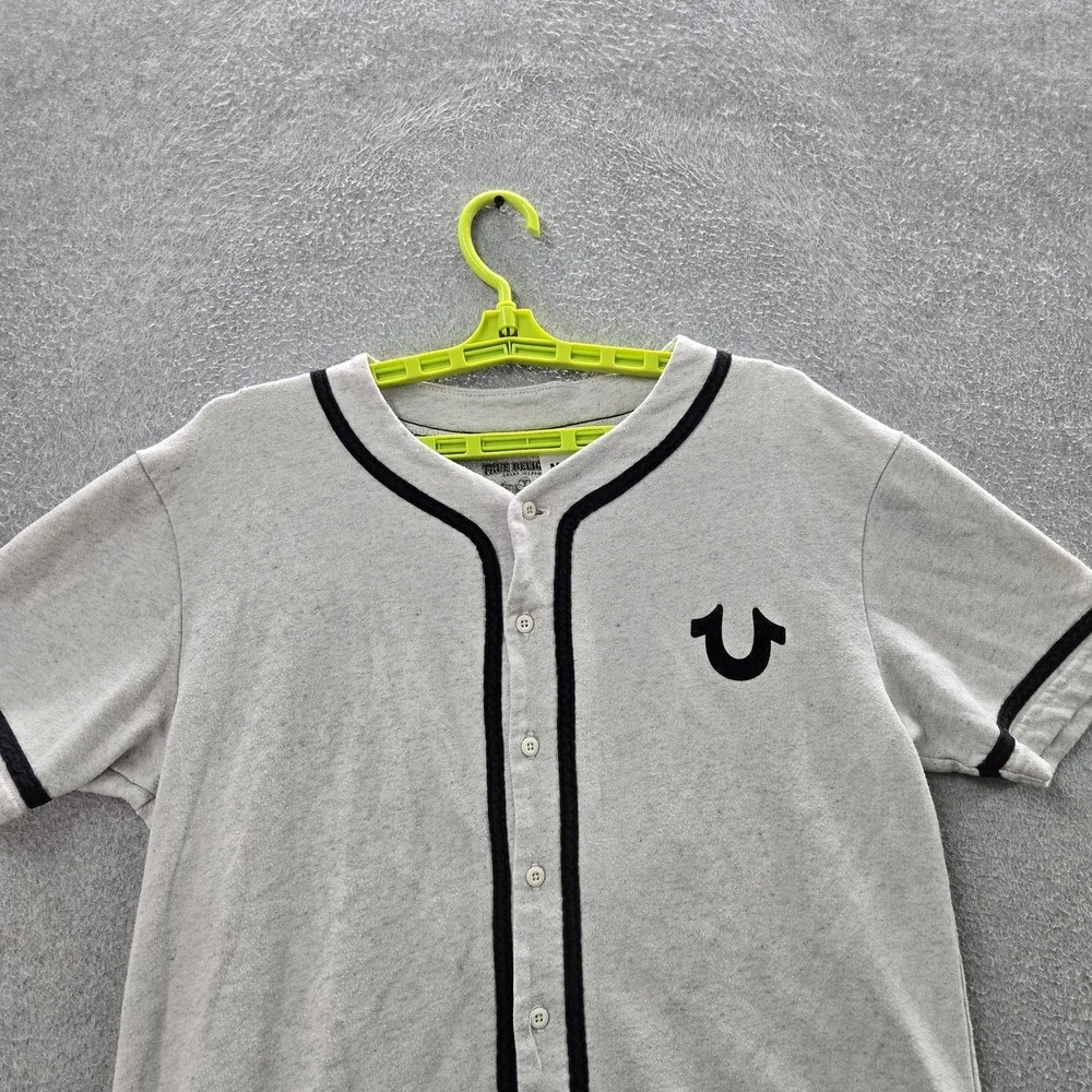 True Religion Men‎ Jersey M Gray Logo Lead Off Baseball Button